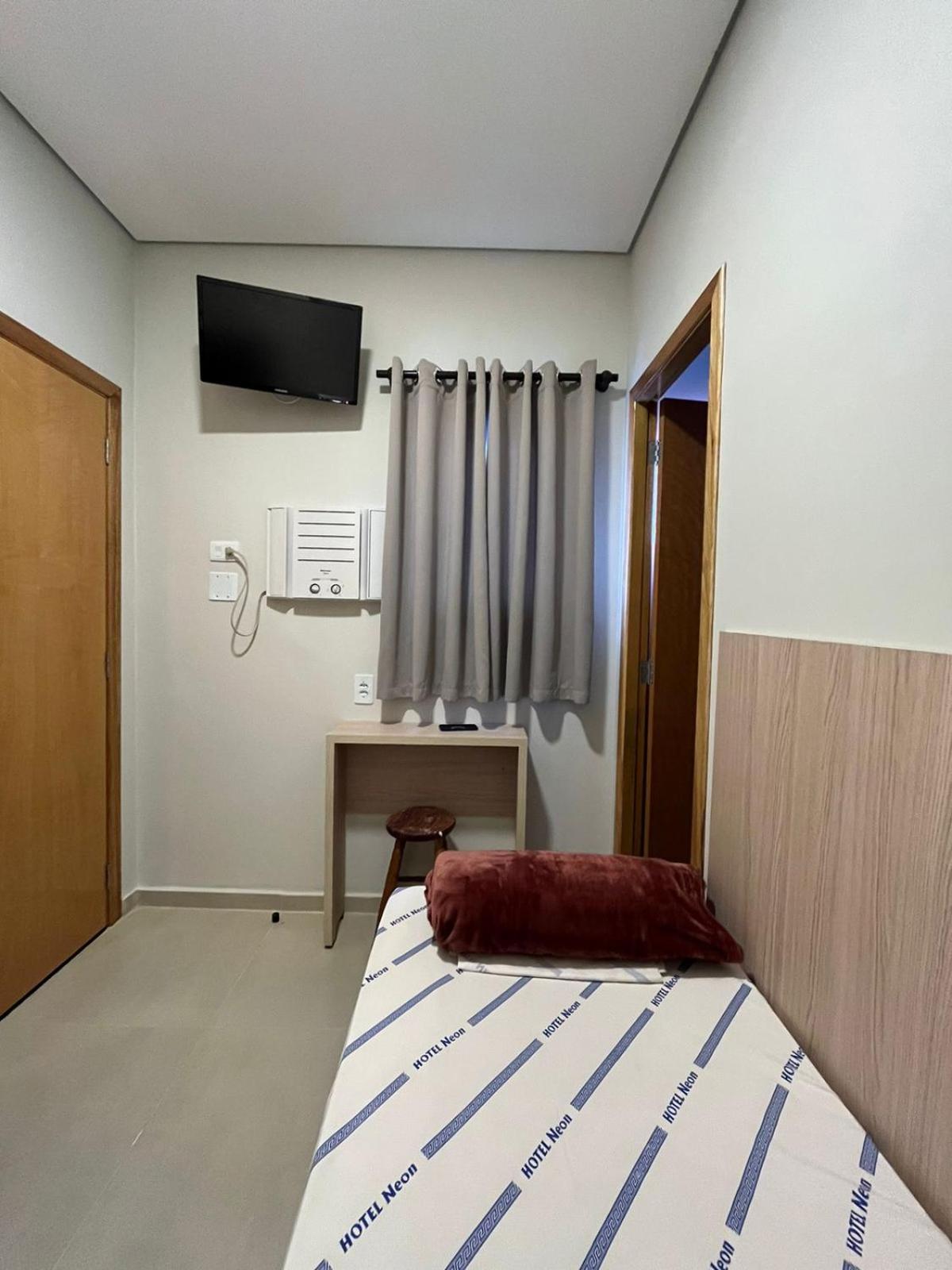 Hotel Neon - Proximo A 25 De Marco, Bom Retiro E Bras, A 2Min Do Mirante Sampa Sky E Pista De Skate Anhangabau 圣保罗 外观 照片