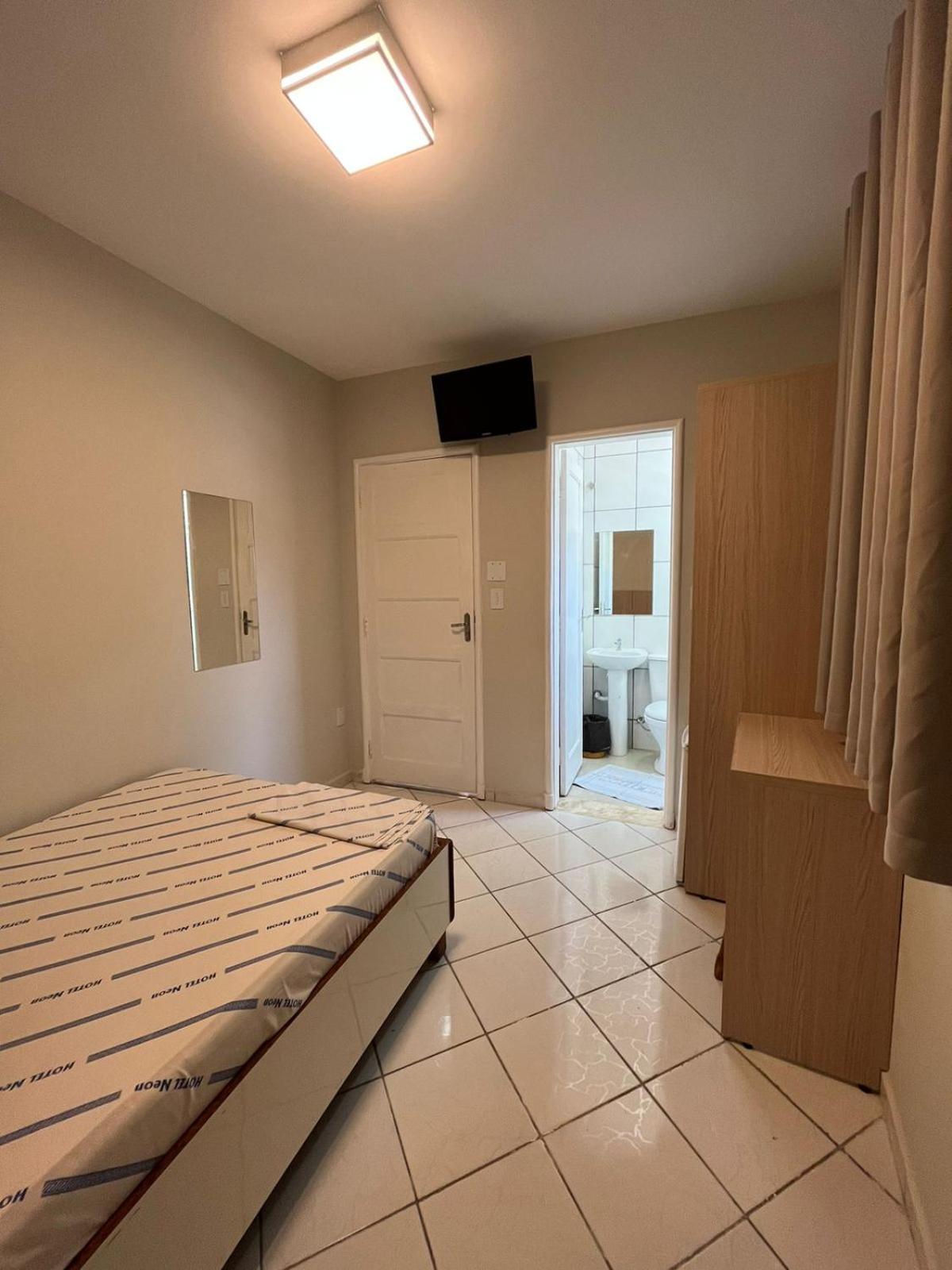 Hotel Neon - Proximo A 25 De Marco, Bom Retiro E Bras, A 2Min Do Mirante Sampa Sky E Pista De Skate Anhangabau 圣保罗 外观 照片