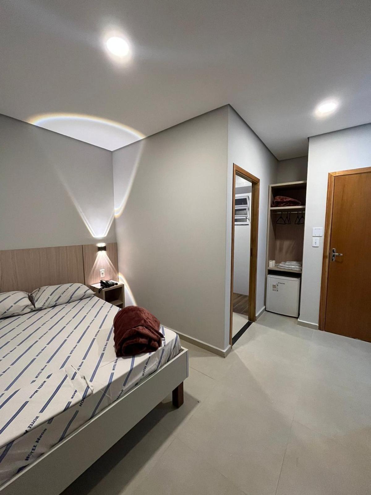 Hotel Neon - Proximo A 25 De Marco, Bom Retiro E Bras, A 2Min Do Mirante Sampa Sky E Pista De Skate Anhangabau 圣保罗 外观 照片